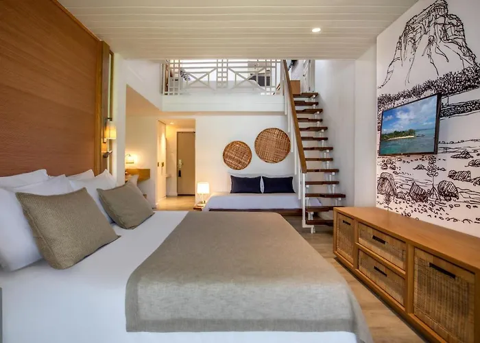 Pointe aux Canonniers hotels near Sunset Boulevard