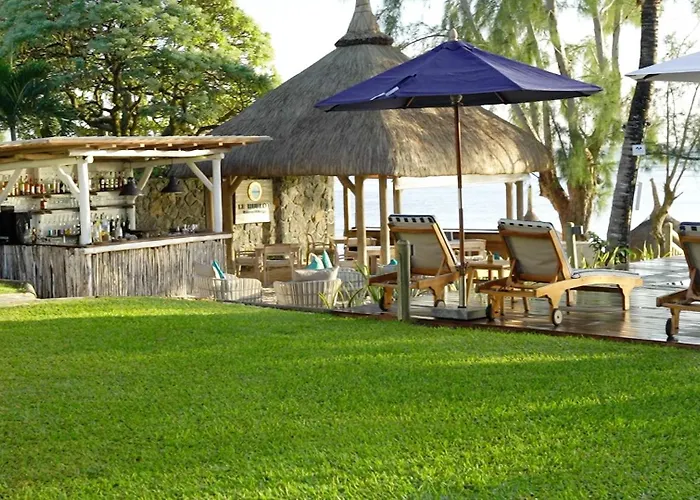 Pointe aux Canonniers Beach hotels
