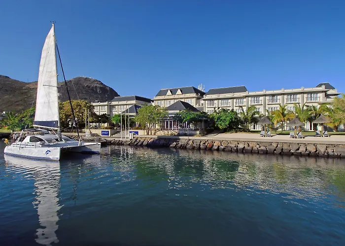 Casino Hotels in Port Louis near Natural History Museum