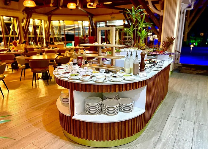 Flic en Flac hotels near Tamarina Golf Course