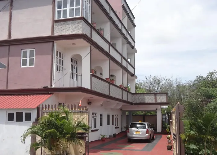 Grand Baie hotels near Maheswarnath Mandir