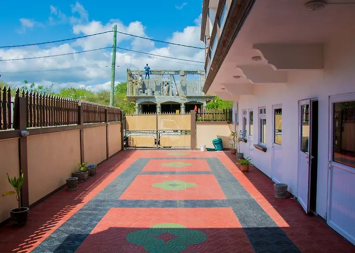 Grand Baie hotels near Maheswarnath Mandir